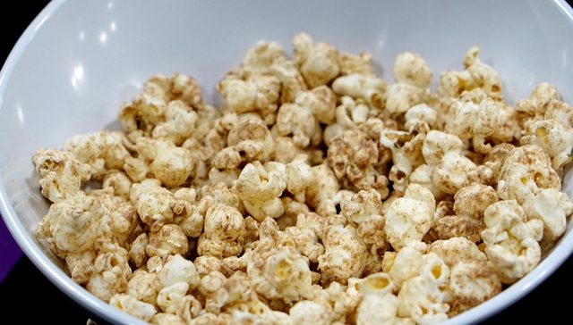 百威，啤酒，爆米花