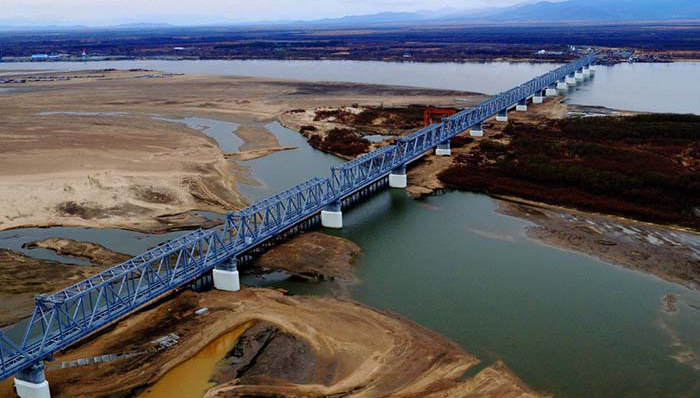 中俄,首座,大桥工程,铁路桥,主跨,中方,特大桥,合拢,钢梁架设,线路全长