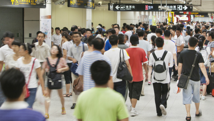 北京2018年外来常住人口，减少近30万，服务消费提速带动城市转型