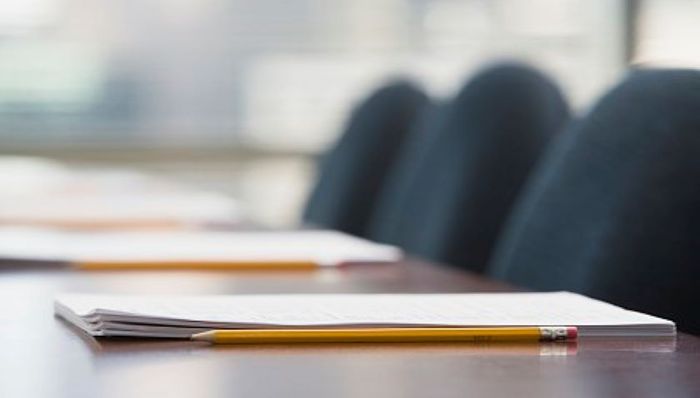 第一届科创板上市委员会候选名单公布，会计所律所中介人士近“半壁江山”