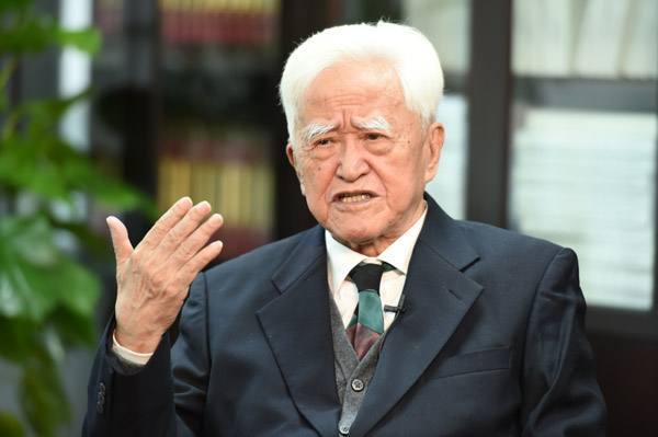 戴逸,光明日报,清史,奋斗,史学,天雨花,中国历史小丛书,中国近代史稿,1689年的中俄尼布楚条约,