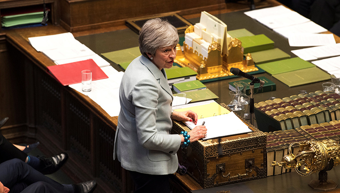 【界面晚报】中国民航局暂停受理波音737-8适航证申请 英议会成功抢夺脱欧领导权