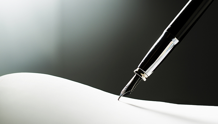 中共中央办公厅印发《公务员职务与职级并行规定》