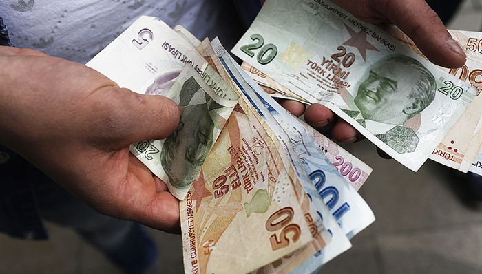 土耳其走到崩溃边缘！隔夜互换利率飙升到700%