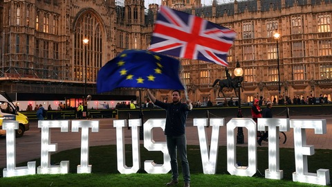 英国议会第三次否决脱欧协议，特蕾莎·梅暂不辞职