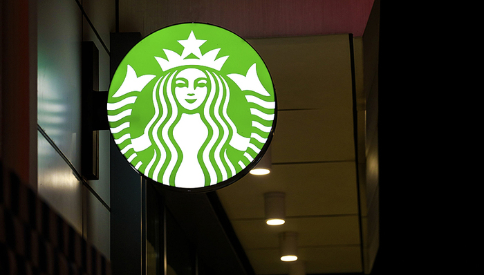 星巴克,Cover,金主,第三空间,沙县小吃,营收,流量,第二部,棱镜,文化牌