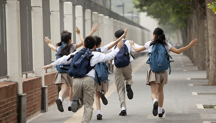 北京义务教育阶段入学政策：单校划片与多校划片相结合