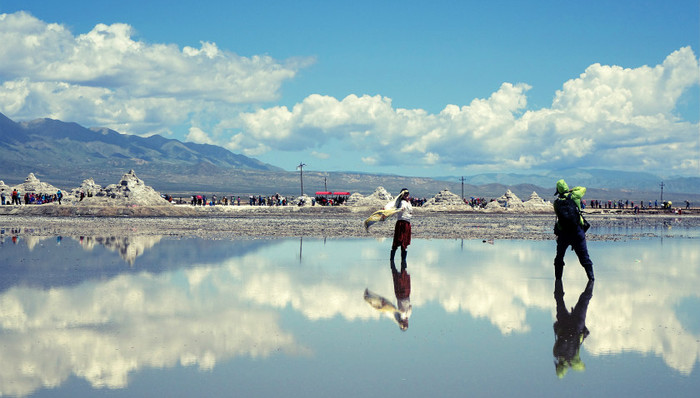 “天空之镜”茶卡盐湖半价迎接旅游旺季