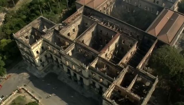 巴西国博大火确定起火点：底层会议室空调超负荷运转引燃