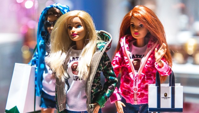 【是日美好事物】穿BAPE的Barbie娃娃赶街潮风，Dior Addict Stellar Shine 24色号大集结