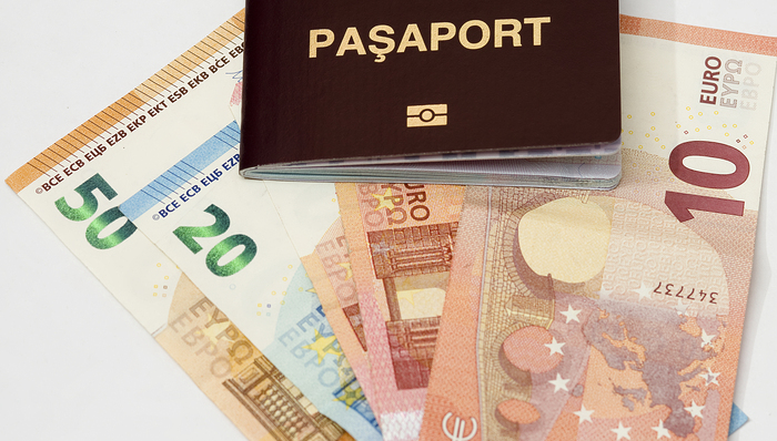 【出国早报】中国申请者包揽希腊过半“黄金签证”；哈佛新生班遗产学生比例又上涨；脸书新业务或将冲击美国最大房产门户网站