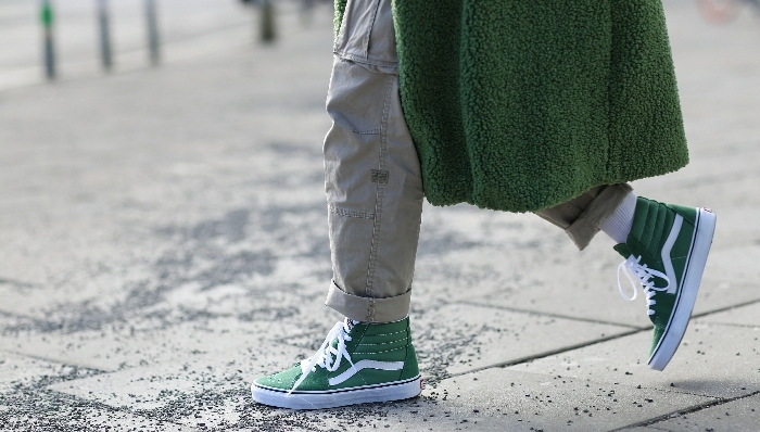 耐克,阿迪达斯,Under,Armour,运动品牌,Lululemon,Vans