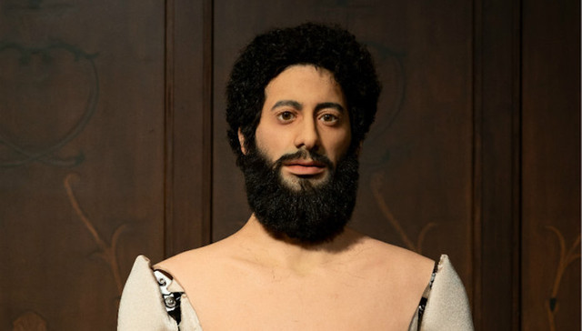 在人类文明的终点，最后一个人工智能机器人居住在这里