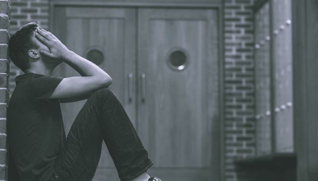 业绩爆雷巨亏9670万元，思考投资暂停新增业务