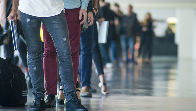 【出国早报】美国收到20万H-1B工签申请；新西兰净移民人数接近历史高点；温哥华房价连续下跌八个月