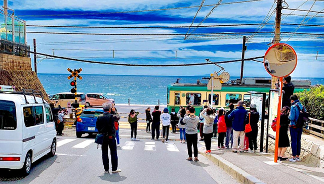 【一周影像资讯】以色列航天器坠毁前发回了一张自拍照；镰仓高校前禁止拍照？