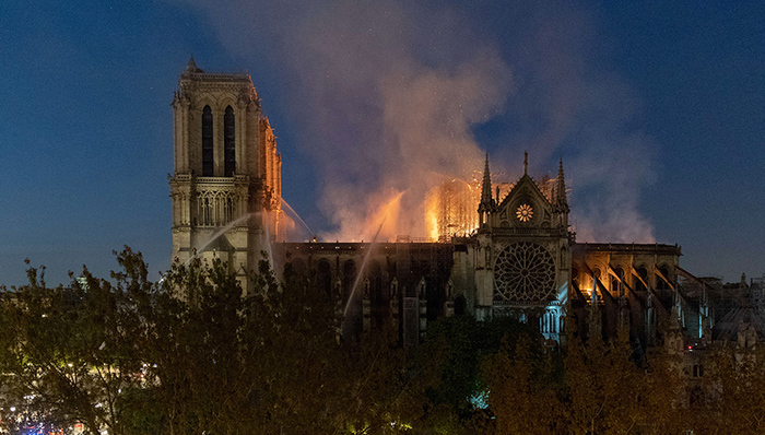 圆明园就巴黎圣母院大火发声：愿文物都能远离灾难，代代传承