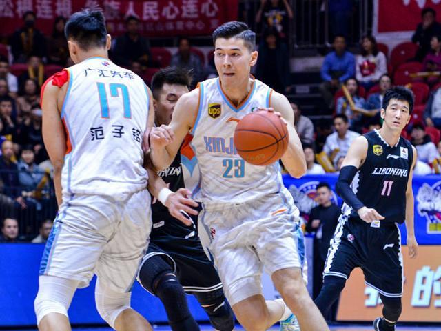 【体育早报】巴萨、阿贾克斯晋级欧冠四强 CBA新疆大胜辽宁夺赛点