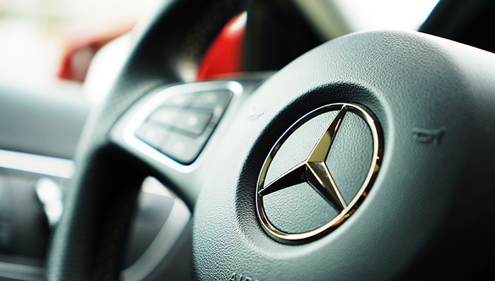 中消协回应奔驰女车主维权事件：汽车金融服务费应明码标价