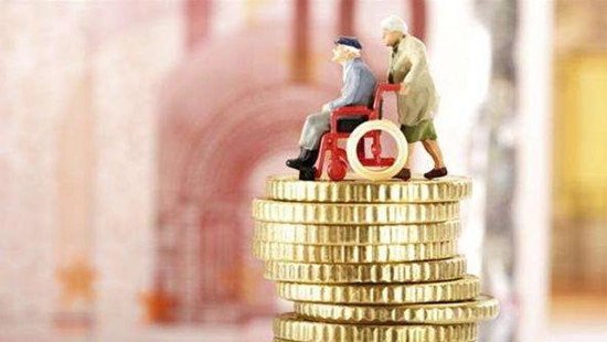 养老目标基金首批一季报披露，兴全超配权益中欧偏爱自家产品