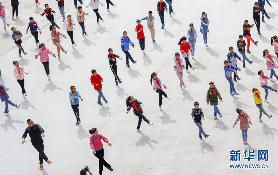 （新华全媒头条·图文互动）（8）深深的牵挂 殷殷的嘱托——习近平总书记考察重庆回访记