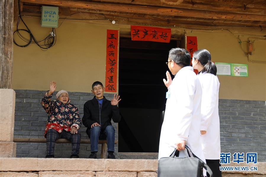 （新华全媒头条·图文互动）（10）深深的牵挂 殷殷的嘱托——习近平总书记考察重庆回访记