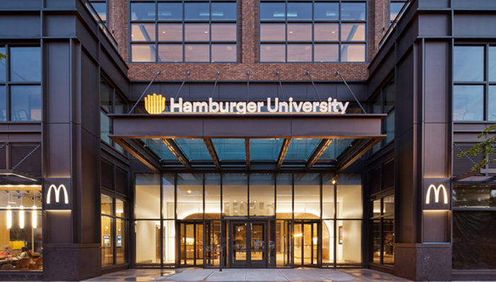 时隔47年从郊区进城的金拱门，新总部大楼有哪些值得看的地方？