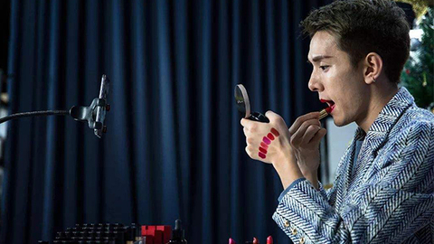 【深度】深夜十点半陪伴我的人，你播什么我买什么