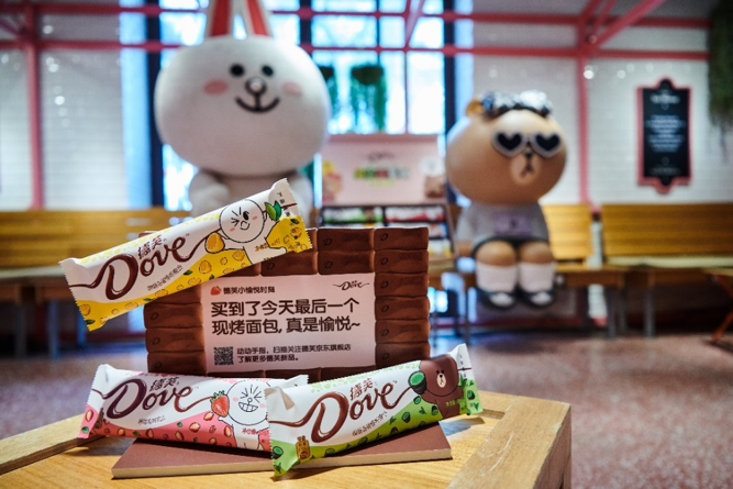 LINE FRIENDS 联名再次大波袭来，有吃有穿还有玩