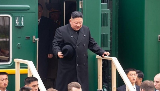 金正恩抵达符拉迪沃斯托克：早就想访俄，望与普京讨论朝鲜半岛调解