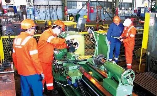 中方塞方一起工作