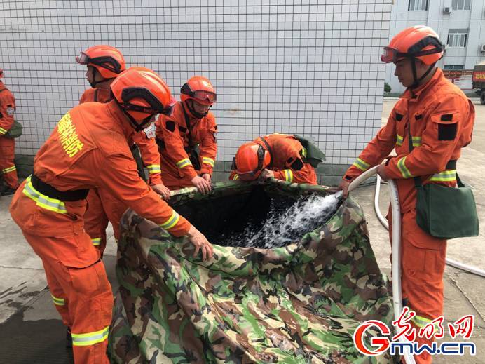 【追梦火焰蓝】烟火里奋战9天9夜 这群“守夜人”用英勇换回了人民的平安