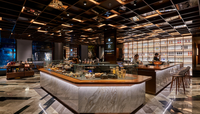 星巴克首次在中国引入完整酒吧体验，第一家店开在上海外滩源