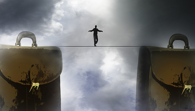 欧菲光业绩变脸伴随股权变更，市场质疑为何不发布业绩修正提示