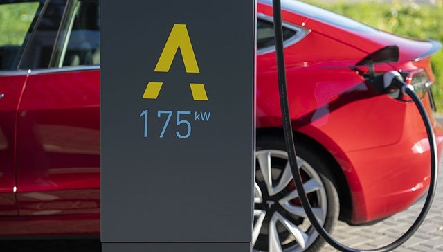 舆论在电动车着火事件上存在“双标”？专家批企业解决问题态度不端正