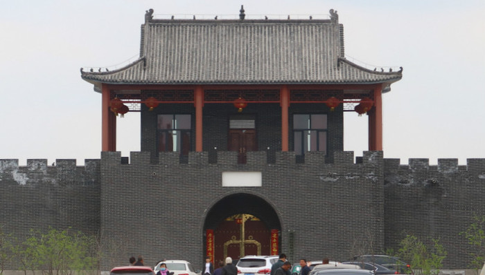 【调查】“袁府”风波背后：官司缠身的“乡贤”与富豪