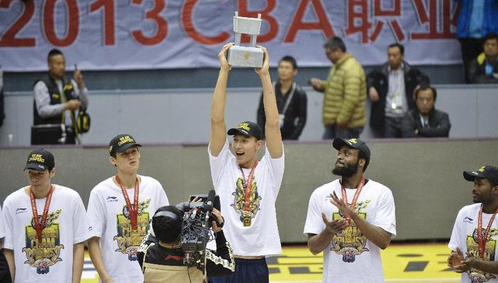 “王朝”的背后