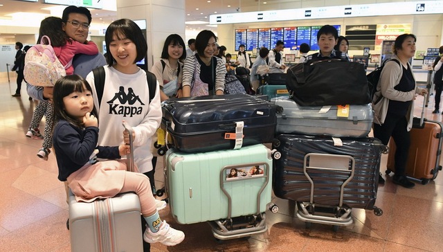 返程,超员,日本NHK电视台,日本电视台,新干线,成田,上行线,旅游地,高速公路,大件行李