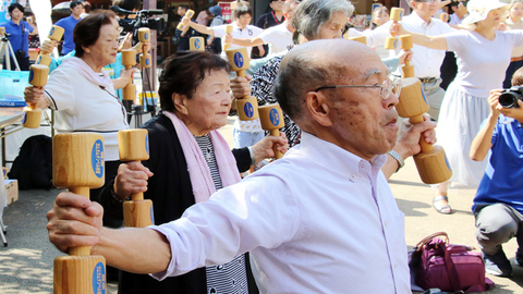 【深度】除了延迟退休，破解养老金困境我们还能做什么？