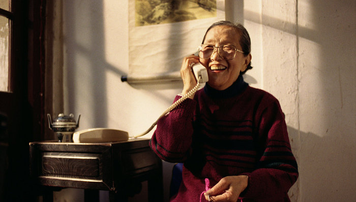 XXX,MobData,沉迷网络,K歌,手机软件,智能手机,舞秀,手机养老,视频,QQ群