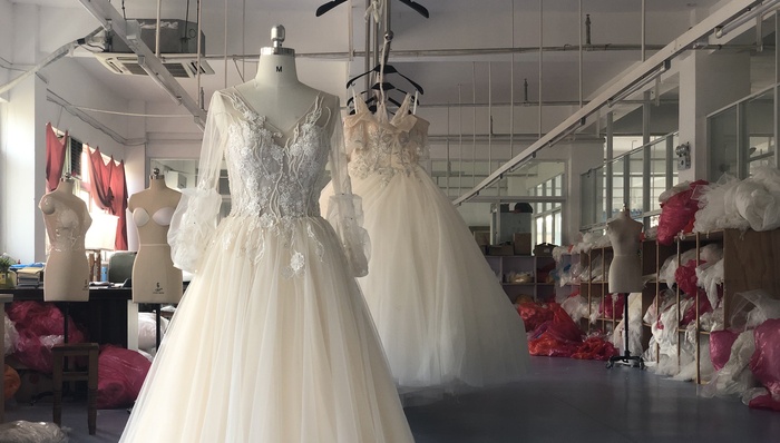 【特写】每天有一万件婚纱从安徽丁集镇发出，去为中国新娘造梦