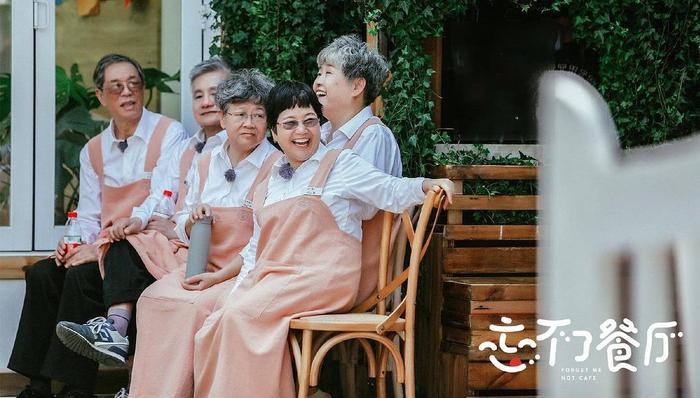 综艺,低模式创新,忘不了餐厅,女儿们的男朋友,剧本,真实感,歌手,幸福三重奏,催婚,我最爱的女人们