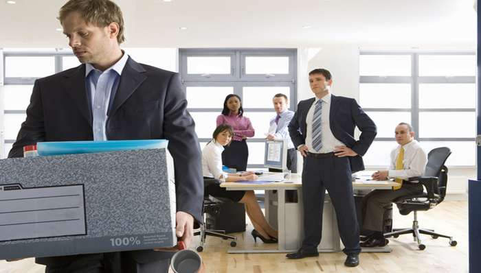 外企职场精英大裁员序幕：赢在起跑线，却输给了时代