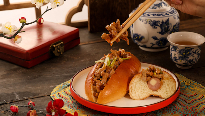 首家喜茶热麦店来了北京五棵松，多款限定面包和限定茶极“京桂”上线