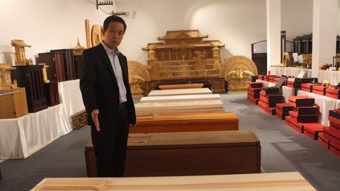 【特写】他为父亲做棺材