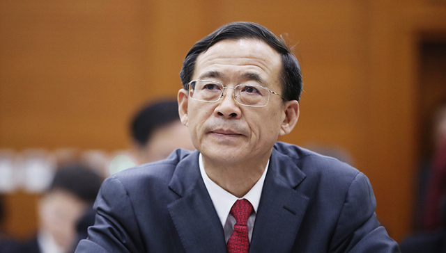 刘士余主动投案，早前还问候致电他的记者五一假期愉快