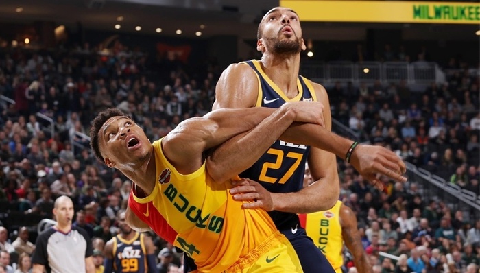 【体育早报】NBA最佳防守阵容出炉 国际足联宣布2022世界杯不扩军