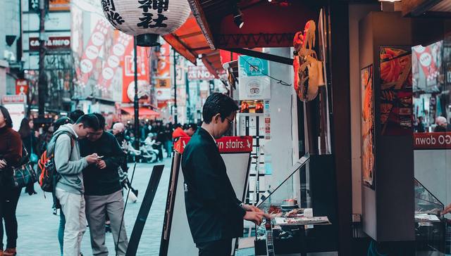 【出国早报】美国将提高国际学生学者签证费用  留学生新版学历认证系统“无纸化”