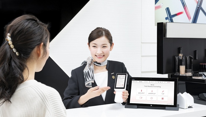 在网红教化妆的年代，你还需要一个专柜美容顾问吗？