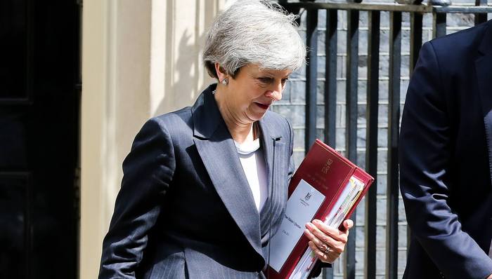 英国下议院领袖辞职，特蕾莎·梅即将被本党赶出唐宁街？